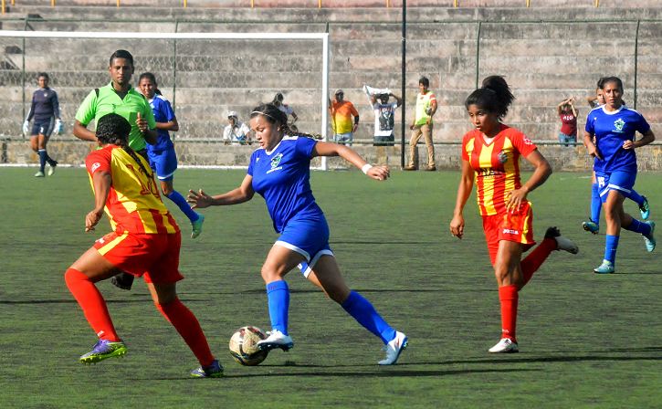 La nicaragüense Sheyla Flores ficha por un equipo salvadoreño