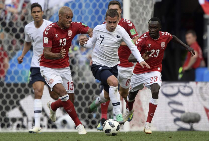 Francia guarda artillería y «pacta» empate contra Dinamarca que beneficia a ambos