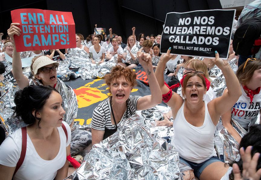 La actriz Susan Sarandon, detenida «varias horas» tras protesta contra Trump