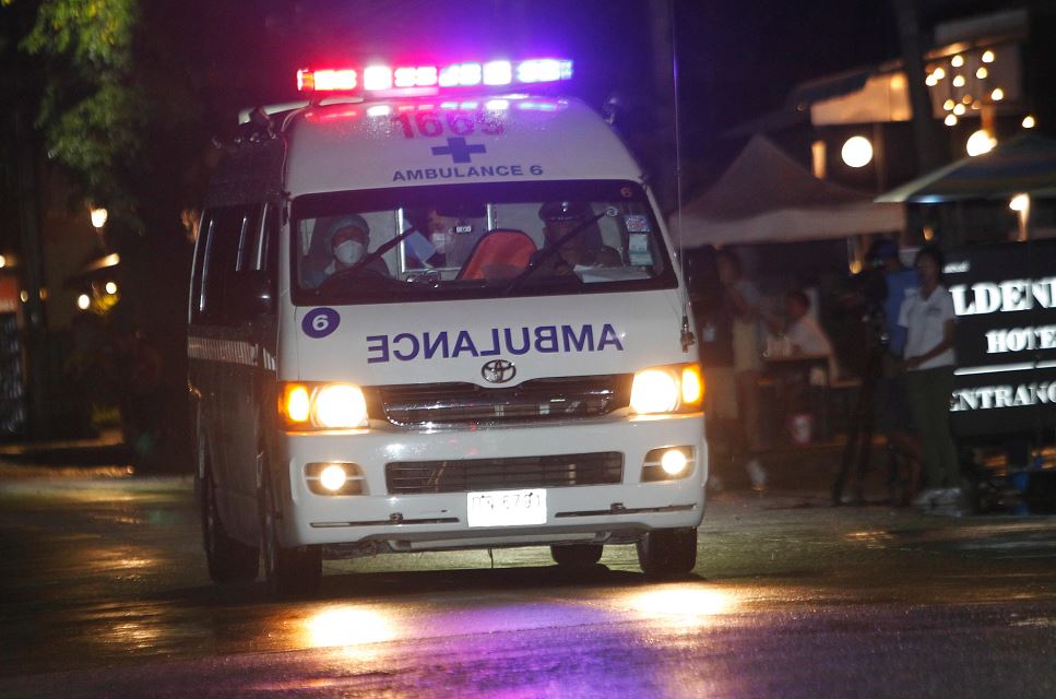 Recuperan a cuatro de los 12 menores atrapados en una cueva de Tailandia