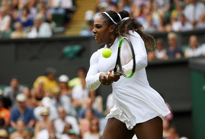 La estadounidense Serena Williams se clasificó a cuartos de final de Wimbledon, torneo que vio eliminadas a las principales diez jugadores en el ranking de la WTA. LA PRENSA/EFE/ Neil Hall
