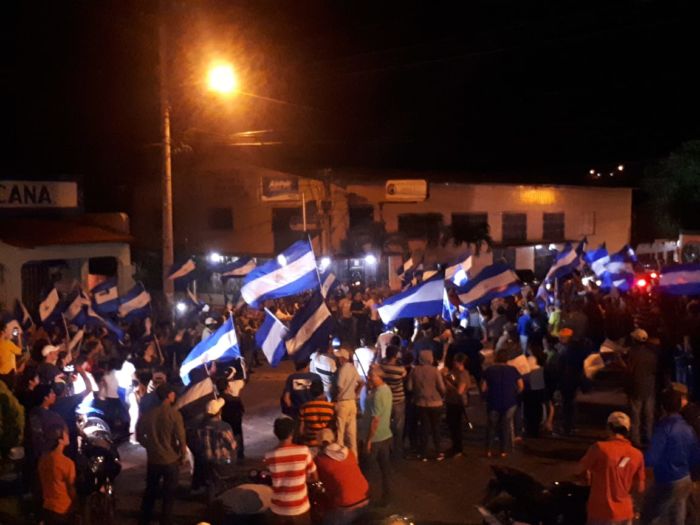 Ciudadanos marchan en Camoapa para exigir justicia y democracia en Nicaragua