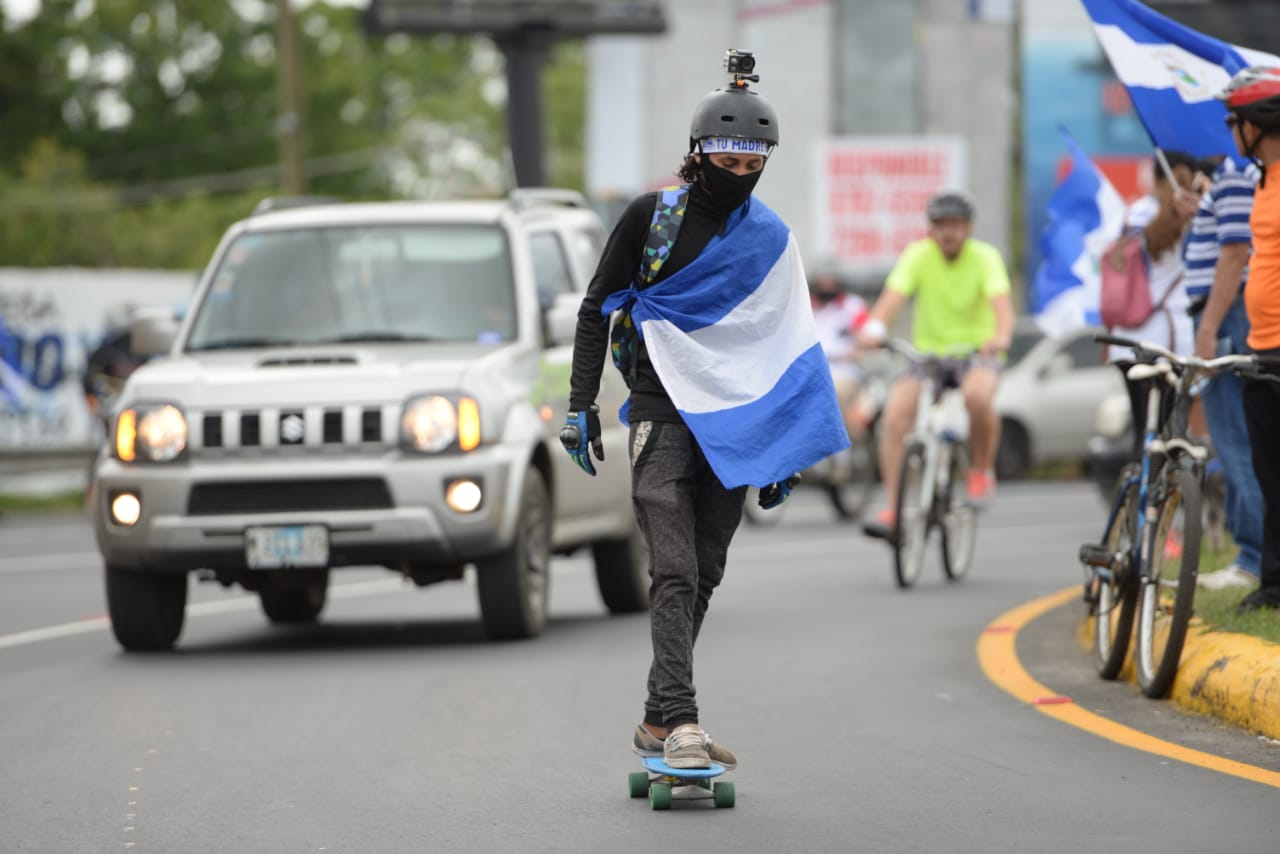 En bici y en patines por la libertad de los presos políticos