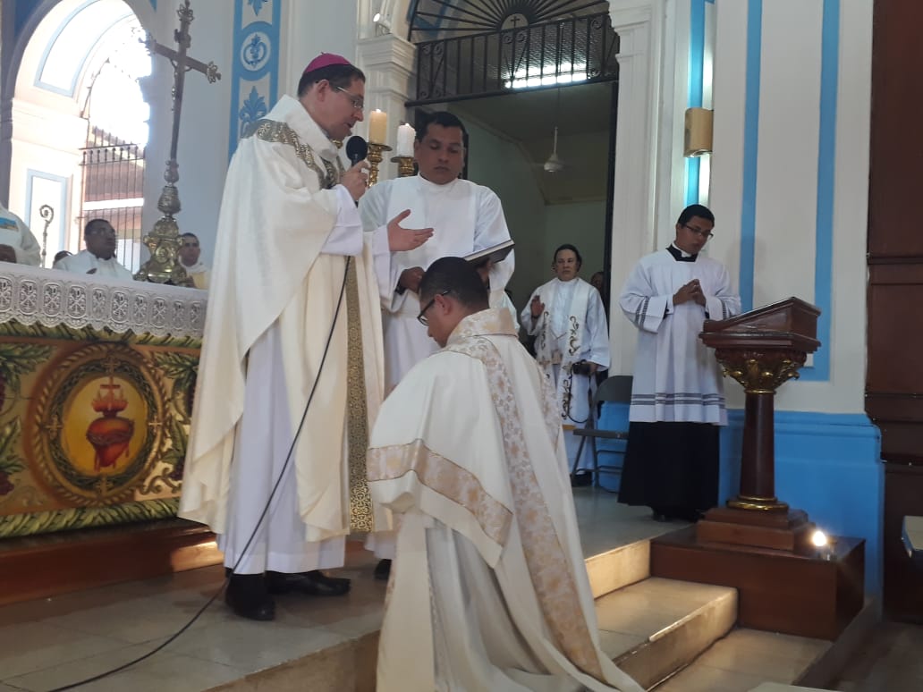Nuncio apostólico consagra Diócesis de Granada en fiesta a la Virgen de la Asunción