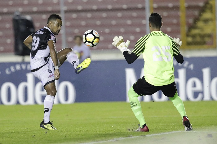 Técnico del Tauro FC no se confía para la vuelta ante el Ferretti