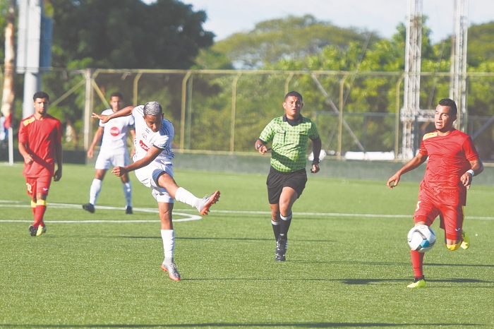 Real Estelí defiende cima ante inspirado Luis Fernando Coronel que lidera Diriangén