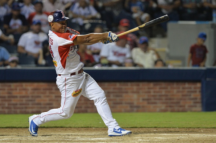 Javier Robles llegó a nueve jonrones con el Bóer, en la campaña del Campeonato Nacional de Beisbol Superior. LA PRENSA/JADER FLORES