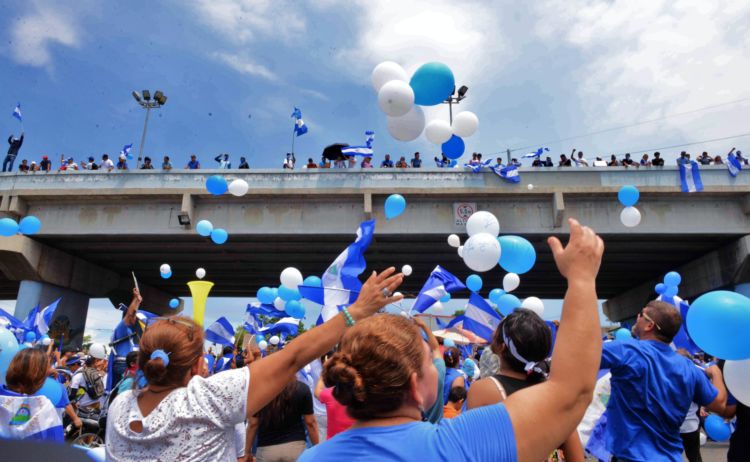 Marcha de los globos recorriendo las calles de Managua hasta llegar a Rotonda del paso desnivel en Rubenia.Managua 9 de septiembre del 2018. LA PRENSA/ Manuel Esquivel