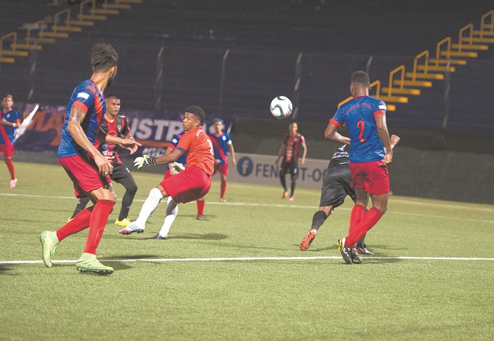 Chinandega FC aprovecha ventaja numérica y arrebata éxito al Ferretti con un penalti