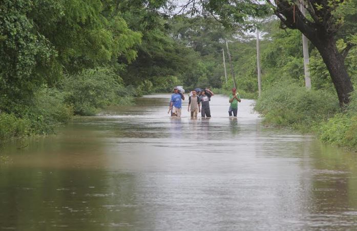 Unas 100 familias de León se autoevacuan producto de las fuertes lluvias