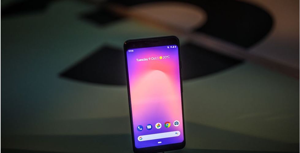 Cómo es Pixel 3, el nuevo celular de Google, y cómo se compara con el iPhone XS de Apple