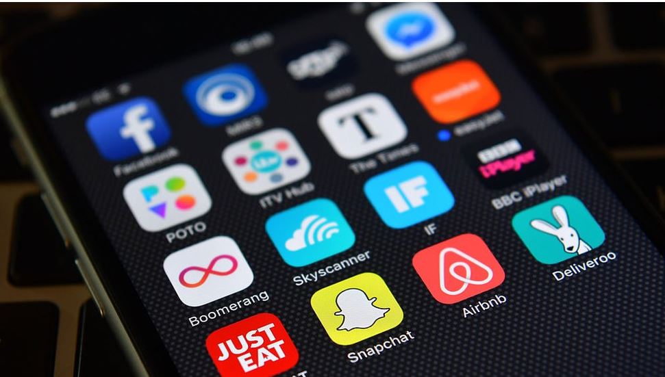Por qué cerrar las apps que no usamos NO te ayuda a ahorrar batería en tu celular