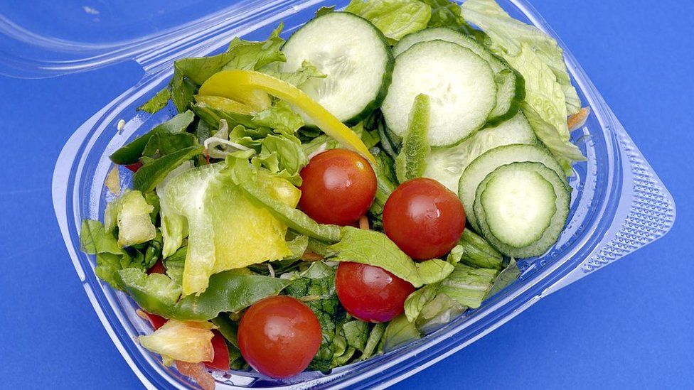 «Una ensalada casi mata a mi hermano»: cómo es vivir con una alergia alimentaria
