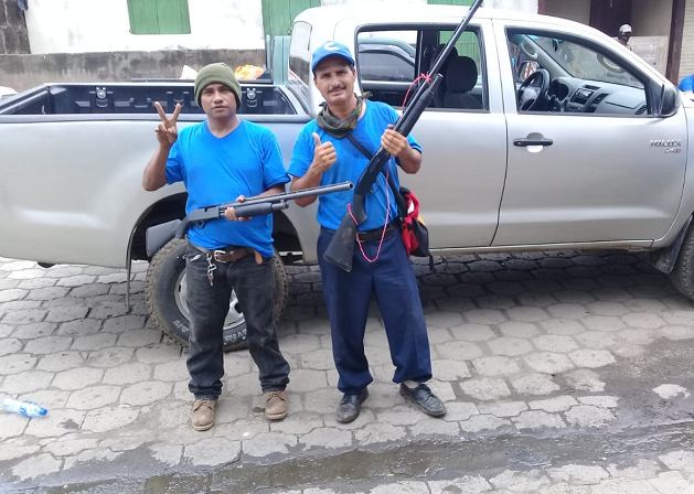 Edgardo Antonio Solís Arias, 36 años, (izquierda) admitió que participó en las “operaciones limpieza” para quitar tranques en Carazo y Masaya.
LA PRENSA/CORTESÍA