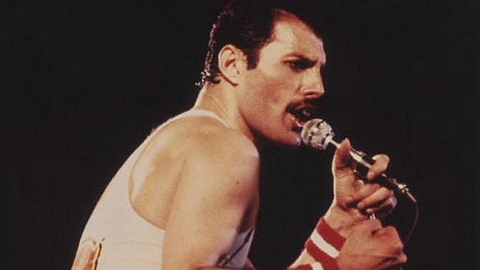 Cinco cosas que quizás no sabías sobre Freddie Mercury y su infancia en Zanzíbar