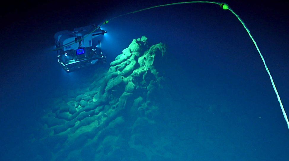 Qué revela la erupción volcánica submarina más profunda de la que se tiene registro