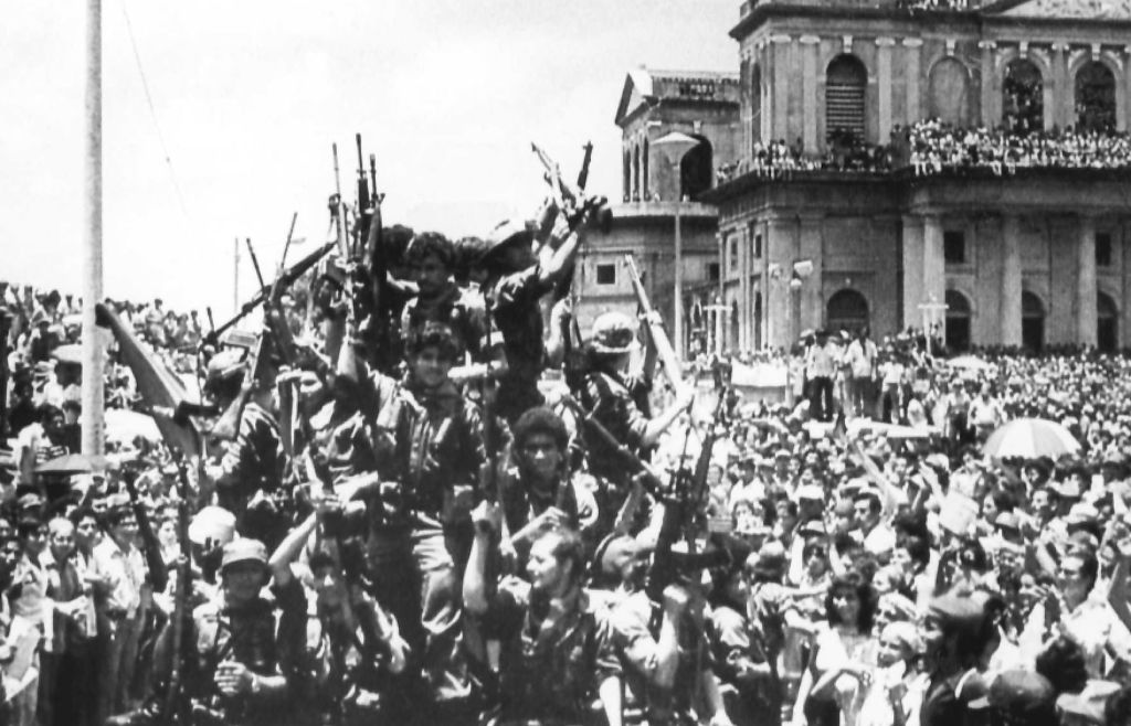 Celebración del triunfo de la revolución el 20 de julio de 1979. LA PRENSA/ ARCHIVO