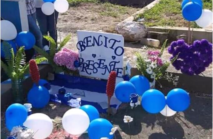 Orteguistas vigilan a ciudadanos que llevan ofrendas azul y blanco a los cementerios de Jinotega