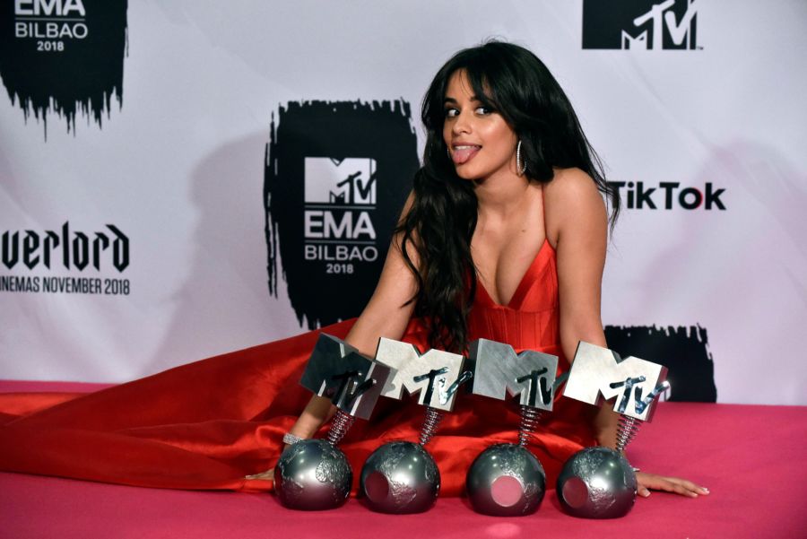 Camila Cabello triunfa en los EMAs en una gala de puro espectáculo
