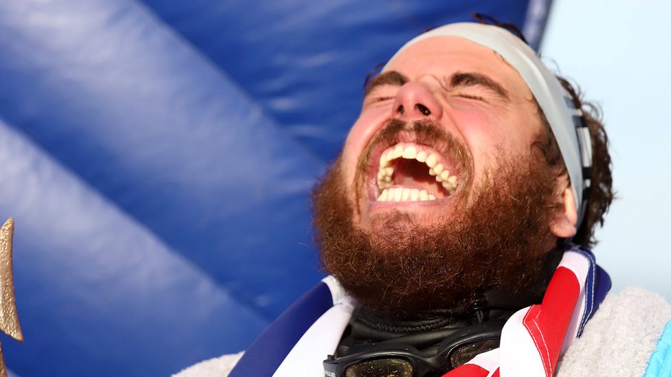 «Había trozos de mi lengua sobre la almohada», los terribles efectos en el cuerpo de Ross Edgley tras nadar 157 días alrededor de Gran Bretaña