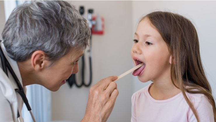 Cuándo se deben extraer las amígdalas y por qué tantos niños son operados sin necesidad