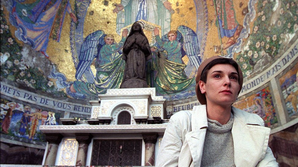 Sinéad O’Connor dice que no quiere pasar más tiempo con «gente blanca»