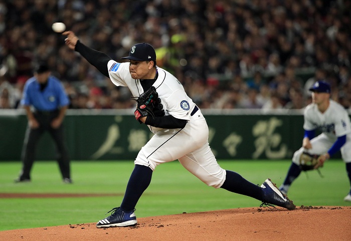 El nicaragüense Erasmo Ramírez abrió y perdió por el combinado de las Grandes Liga ante los Samurais de Japón, este sábado en Tokio. LA PRENSA/EFE/EPA/FRANCK ROBICHON