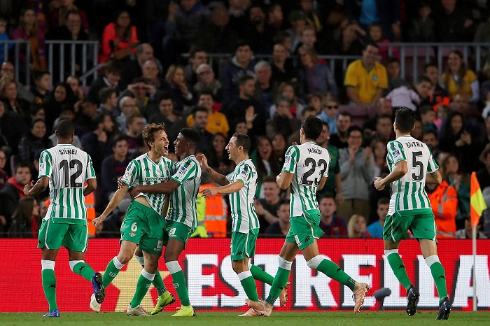 Betis sorprende al Barcelona y Real Madrid se mete a la pelea