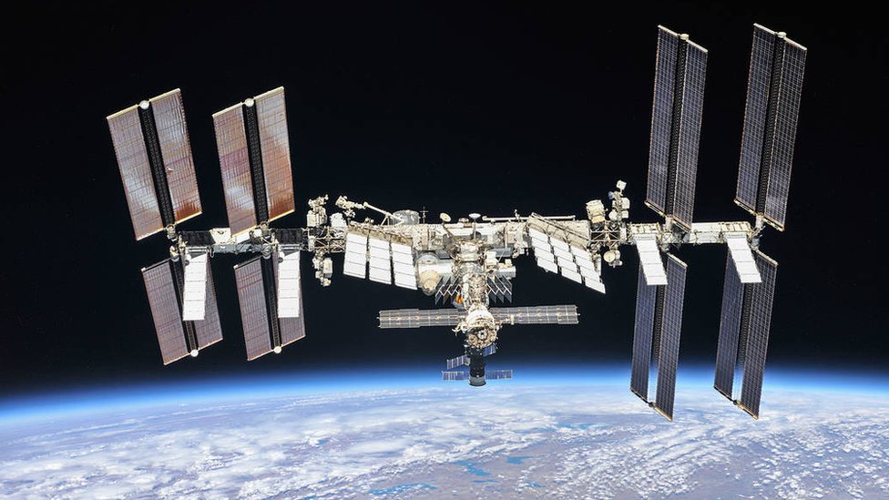 20 años de la ISS: 5 curiosidades que quizás no sabías sobre el mayor lugar habitado por el hombre fuera de la Tierra