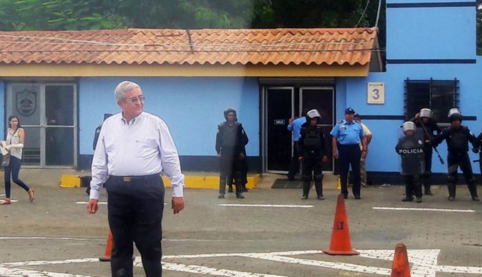 El empresario y papá de Xiomara Blandino, José Dolores "Lolo" Blandino, fue uno de los solicitantes del permiso para la marcha de este domingo. Fue el último en retirarse tras el despliegue de antimotines. LA PRENSA/ ELIZABETH ROMERO