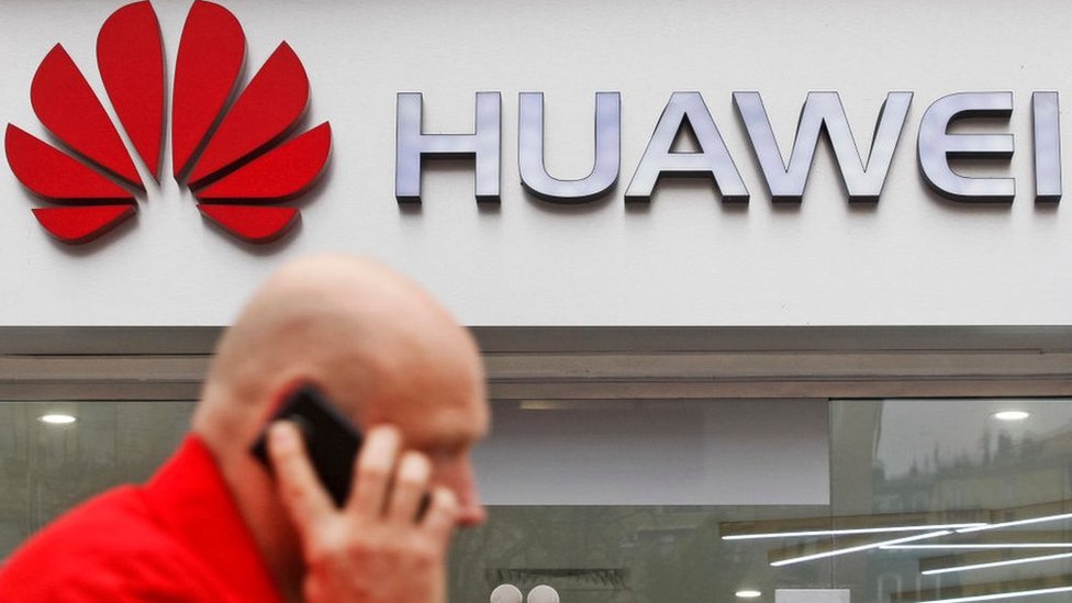 Qué países prohibieron la tecnología de Huawei, el segundo mayor productor de celulares del mundo