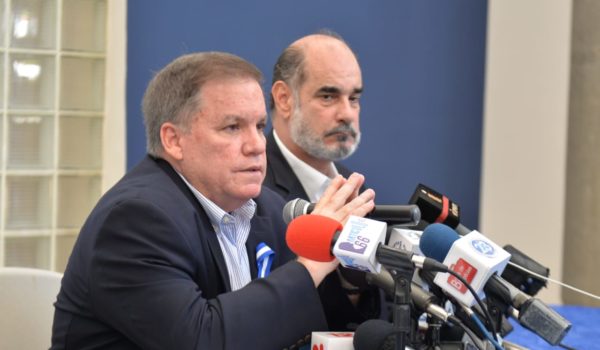 José Adán Aguerri y Michael healy, directivos del Cosep presidieron la conferencia de prensa tras finalizar el cónclave del sector privado. LA PRENSA/ JADER FLORES