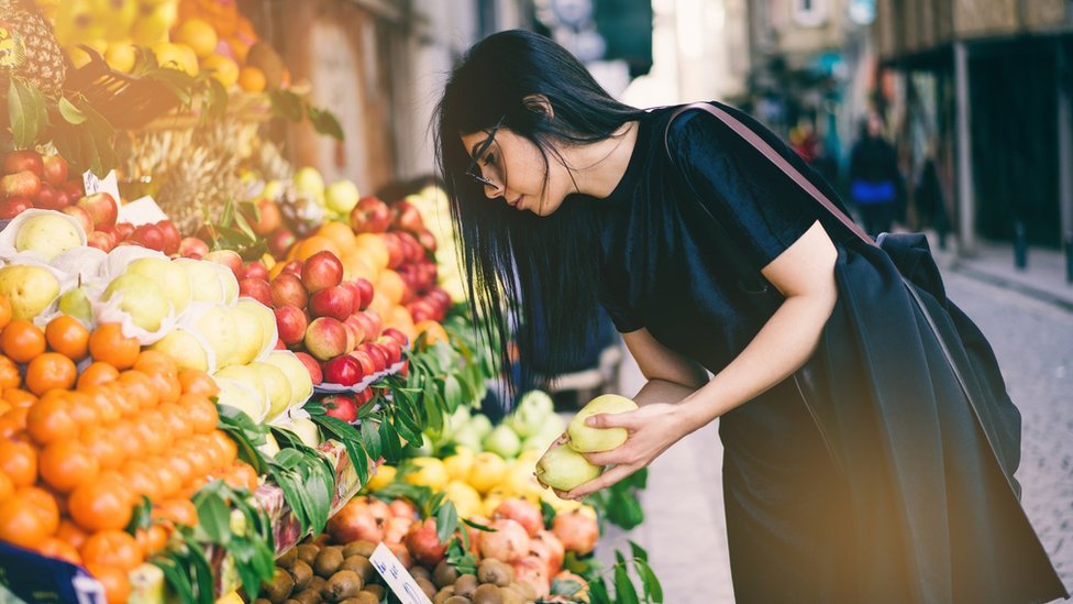 Qué es la dieta planetaria, el plan que promete salvar vidas, el planeta y alimentarnos a todos (sin prescindir de la carne)