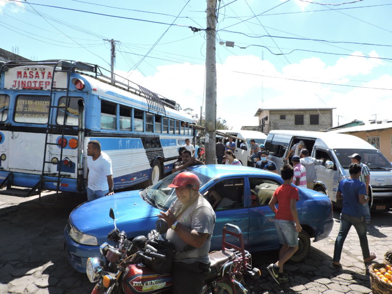 Reparación de carretera provoca caos vial en varios sectores de Diriamba