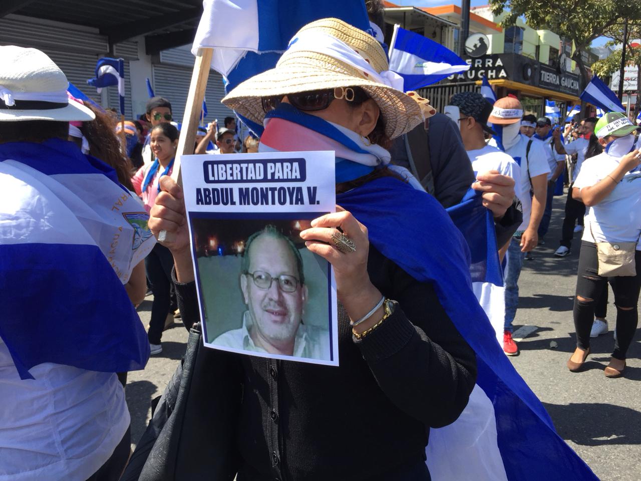Los manifestantes, que exigen la renuncia del dictador Daniel Ortega, recorrieron las calles de San José, la capital costarricense, gritando consignas, demandando justicia para las familias de las víctimas y pidiendo libertad para quienes están encarcelados. LA PRENSA/ GERALL CHÁVEZ/ CORTESÍA