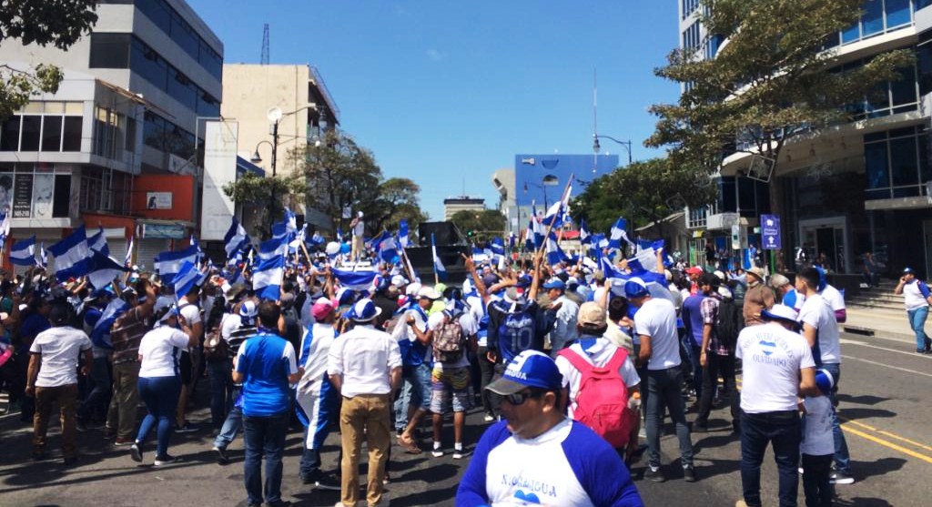 Nicaragüenses en Costa Rica marchan para exigir la renuncia de Daniel Ortega. LA PRENSA/GERALL CHÁVEZ/ CORTESÍA