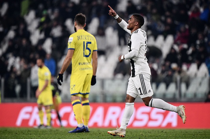 Cristiano Ronaldo falla penalti pero la Juventus gana al Chievo