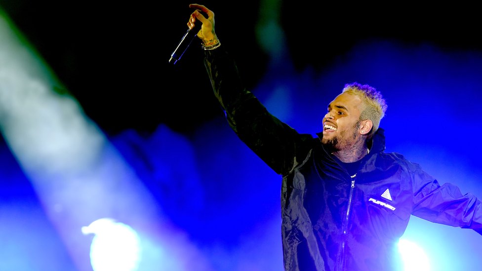 Chris Brown denunciará por calumnia a la joven que le acusa de violación