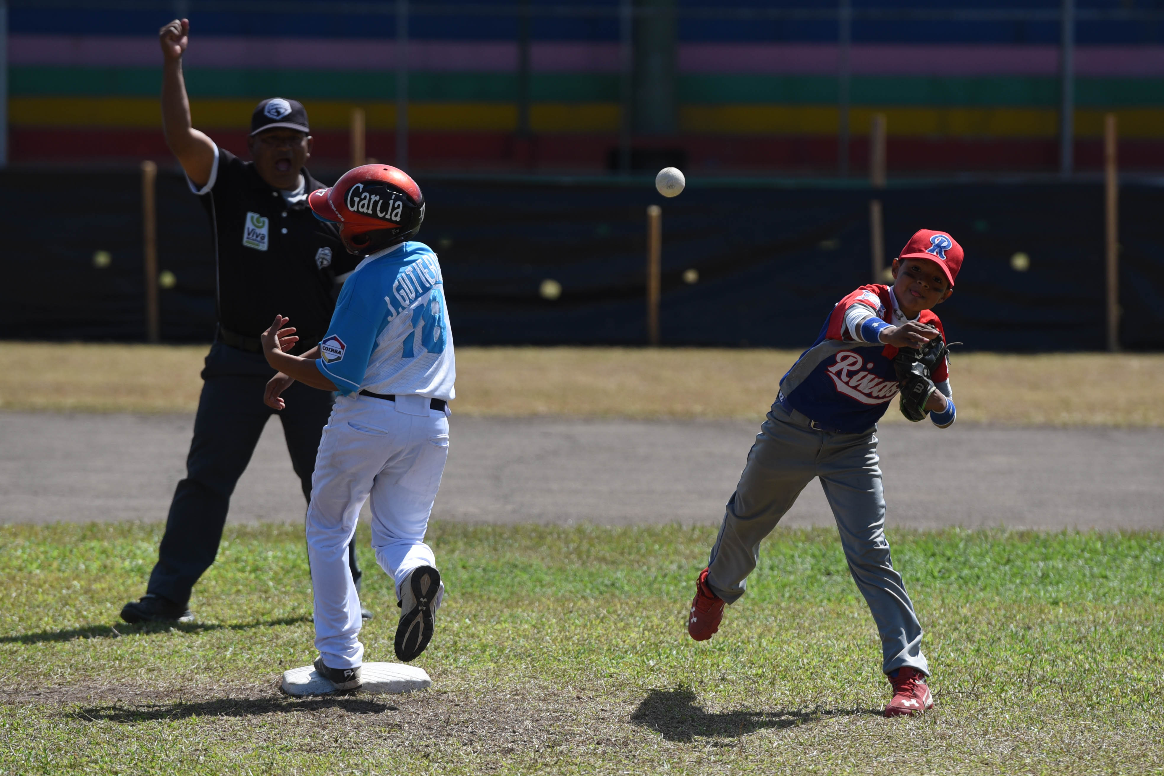 El equipo rivense mostró una buena defensa frente al conjunto de Managua, en el partido final del campeonato. LA PRENSA/ROBERTO FONSECA