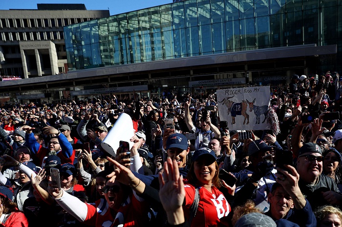 Miles de aficionados participaron en el desfiles de celebración a los Patriots de Nueva Inglaterra, tras su triunfo en el Super Bowl 53 ante los Rams de Los Ángeles. LA PRENSA/Maddie Meyer/Getty Images/AFP