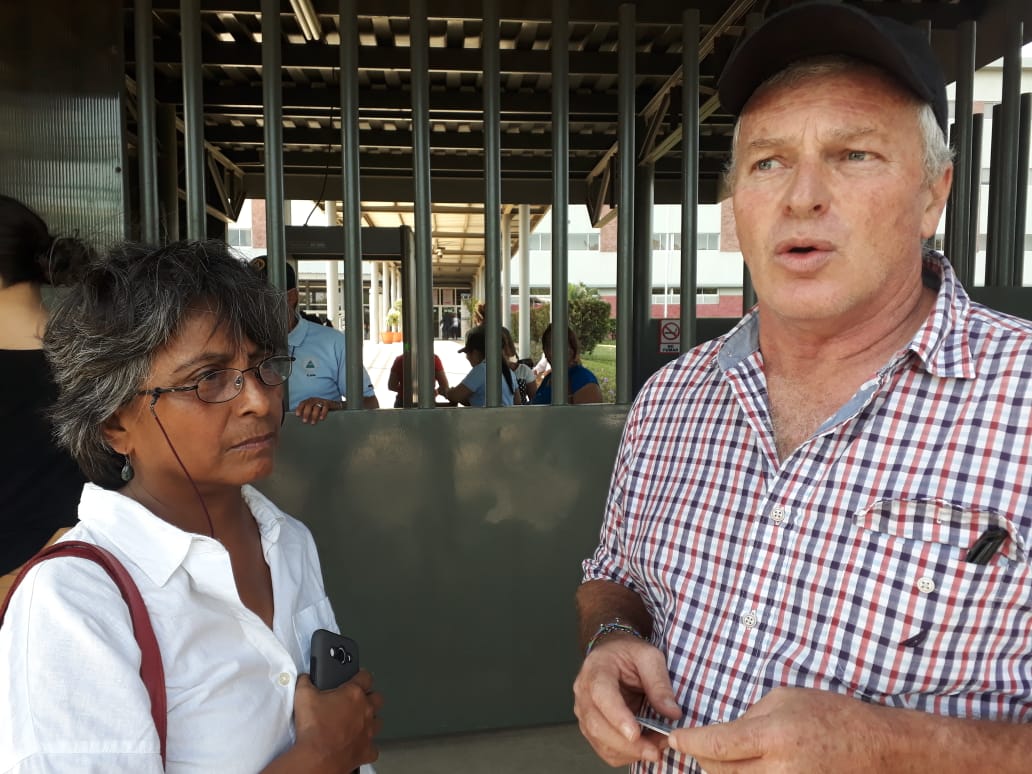 Padres de Amaya Coppens denuncian que su hija presenta presión alta desde hace tres meses