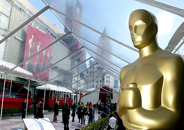 Academia de Hollywood rectifica y no entregará Óscar durante los anuncios