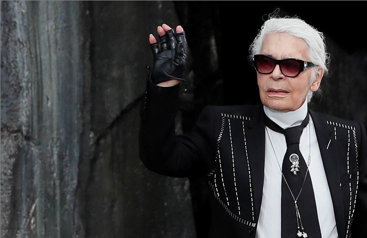 Famosos reaccionan a la muerte del diseñador Karl Lagerfeld