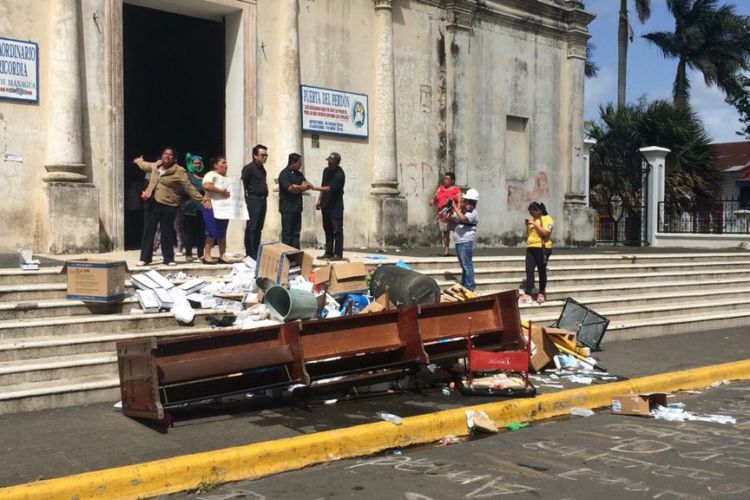 Cambian de templo a sacerdote de la parroquia Santiago Apóstol de Jinotepe