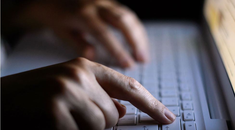 Investigación BBC | Cómo Telegram y otras apps de mensajería encriptada se están convirtiendo en una red oscura