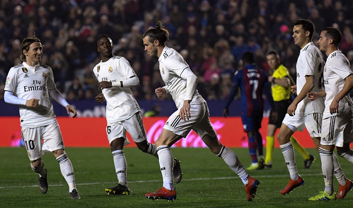 Atlético y Real Madrid no fallan en persecución del Barcelona
