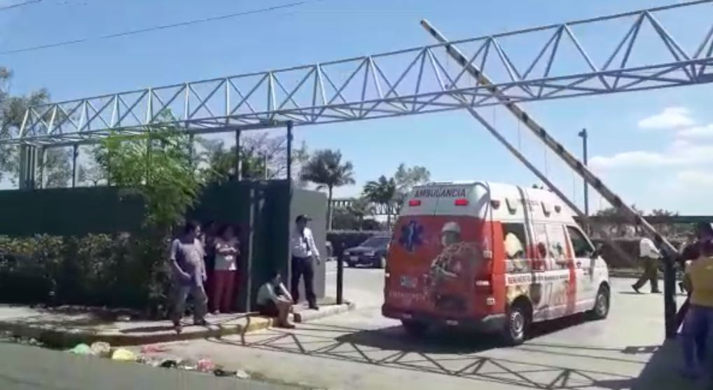 Familiares de reos quedan en incertidumbre tras la llegada de una ambulancia a los juzgados de Managua