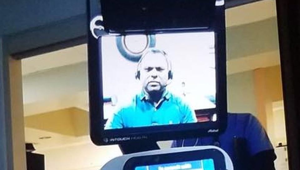 La polémica por el paciente que se enteró de que iba a morir por un video transmitido por un robot
