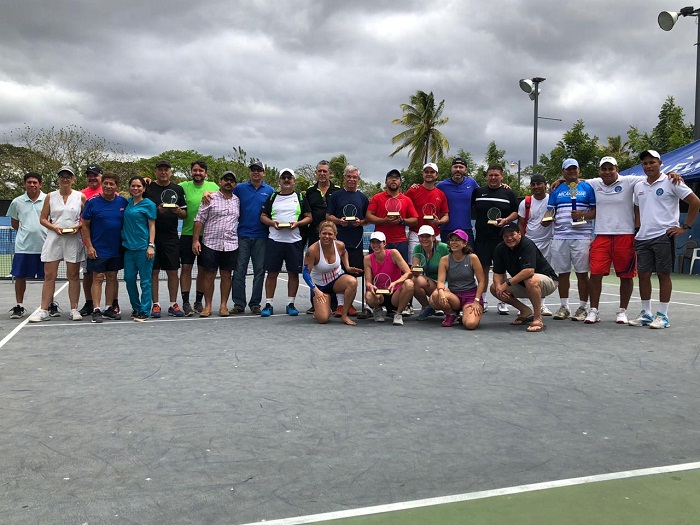 Los campeones del torneo de tenis SportSlam ITF, finalizado este sábado en Managua. LA PRENSA/CORTESÍA