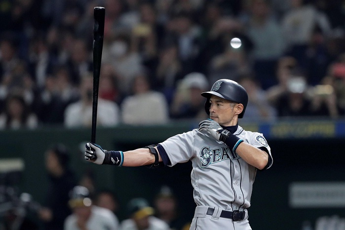 Ichiro Suzuki robó la atención en el partido inaugural de la temporada 2019 de las Grandes Ligas, entre Marineros de Seattle y Atléticos de Oakland, este miércoles en Tokio, Japón. LA PRENSA/EFE/ Kiyoshi Ota